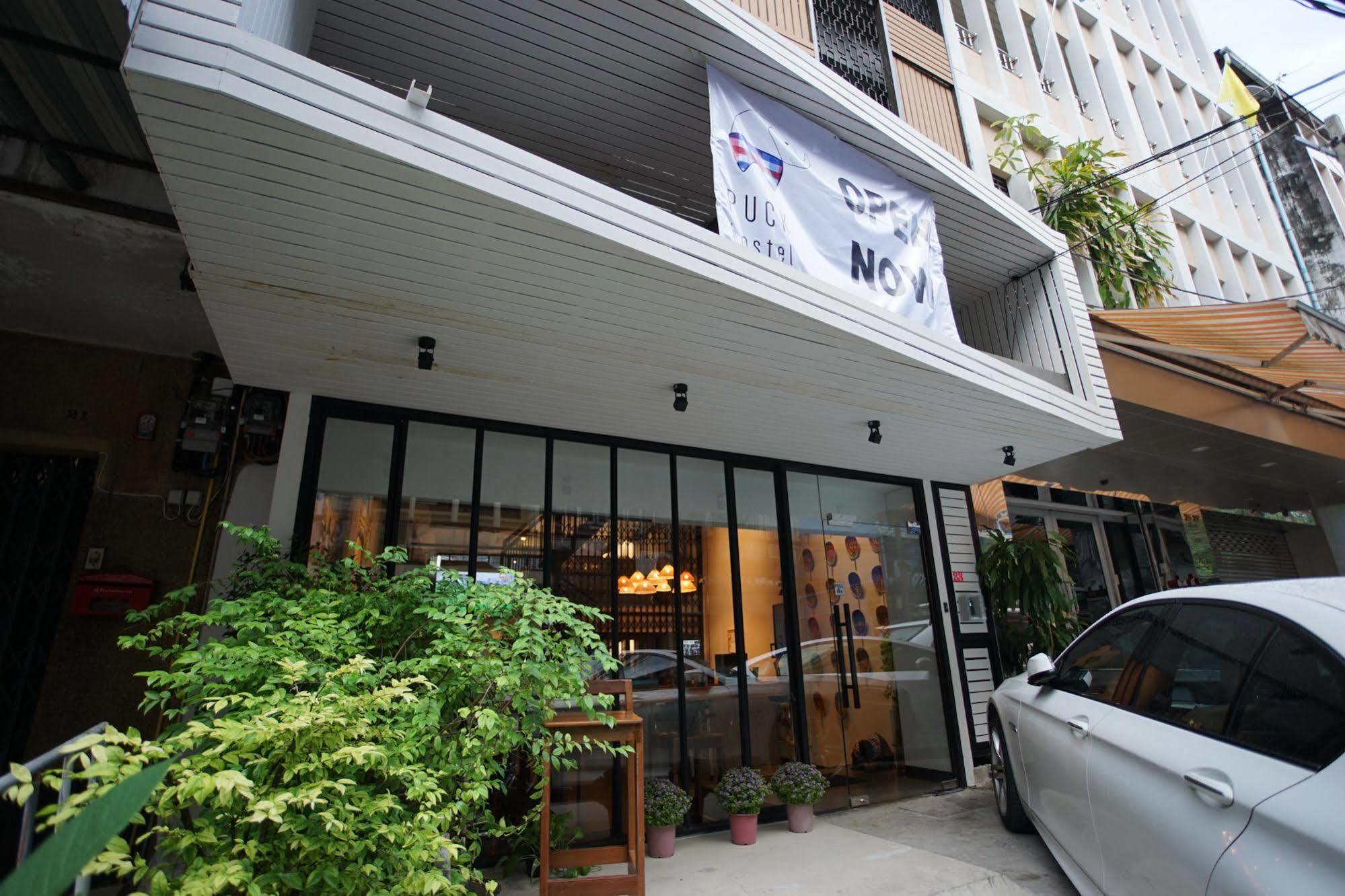 Puck Hostel Bangkok Exterior photo